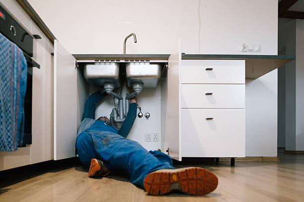 Professional Leak Detection technician working in Farley, IA